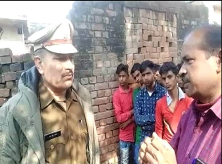 पत्नी की गर्दन काटकर बोला भारत माता की जय, सिर लेकर पहुंचा थाने