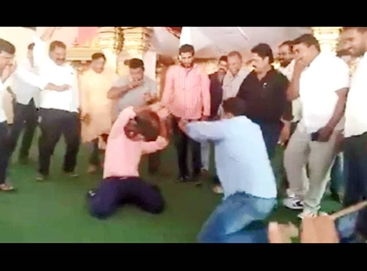 'नाग‍िन डांस' करते नजर आए इंस्पेक्टर, यहीं हुई थी द‍िशा केस में FIR