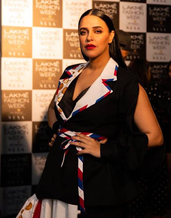 साथ नजर आईं मीरा राजपूत-नेहा, प्रेग्नेंट महिलाओं को दिया ये मैसेज