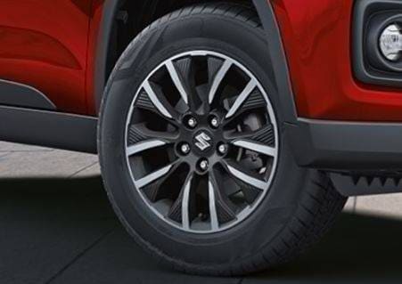 पेट्रोल इंजन वाली मारुति ब्रेजा हुई लॉन्च, कीमत में 29 हजार की कटौती