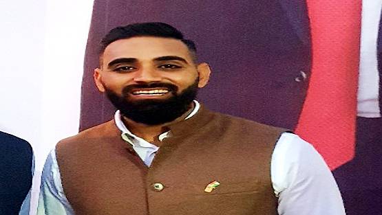 ताजमहल में ट्रंप ने इस भारतीय से पूछे 7 सवाल, खुश होकर दिया खास तोहफा