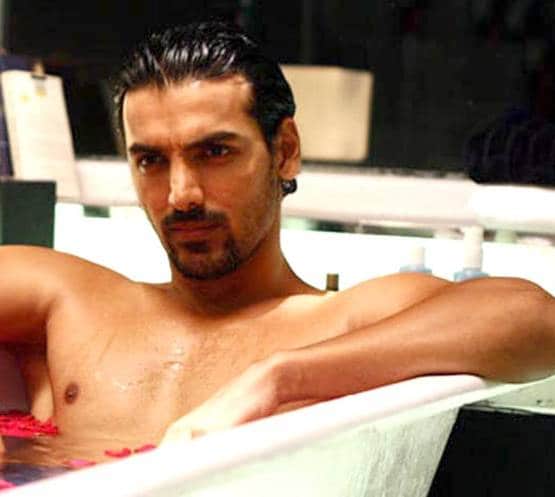 मलंग से पहले इन रोमांटिक थ्रिलर ने मचाई है धूम, सुपरस्टार्स बने किलर