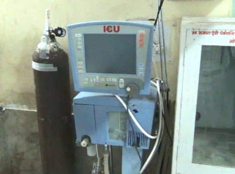 NRI के पिता की मौत, बोले- 50 लाख टैक्स दिया और वेंटिलेटर नहीं मिला