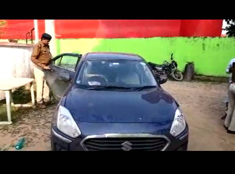 कार से म‍िले सवा करोड़ रुपये, सीट के अंदर बना रखे थे लॉकर