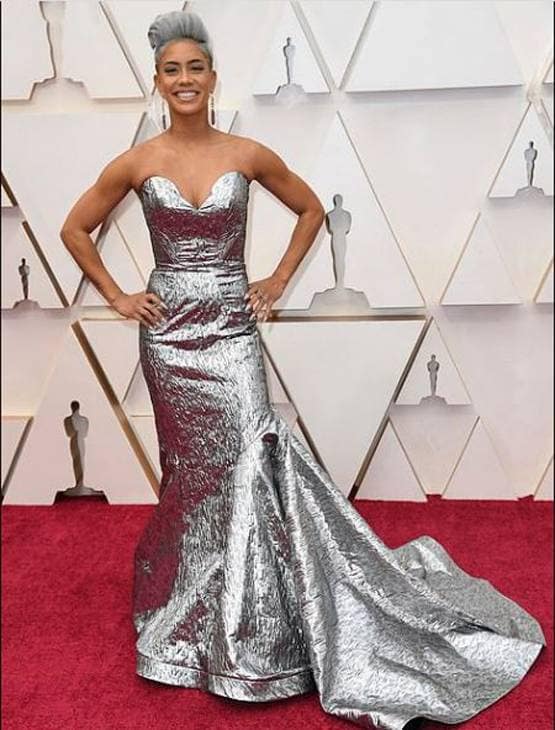 Oscar 2020: रेड कारपेट पर सेलेब्स दिखे अनोखे लुक में, वायरल हुईं तस्वीरें