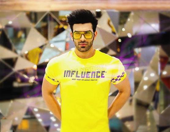 आकांक्षा से अलग होने के बाद बोले पारस, वो बेवकूफ लगती हैं