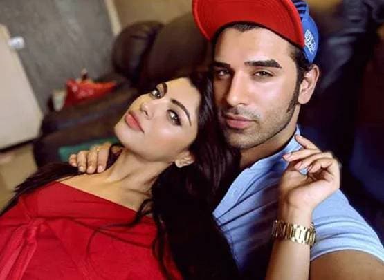 आकांक्षा से अलग होने के बाद बोले पारस, वो बेवकूफ लगती हैं