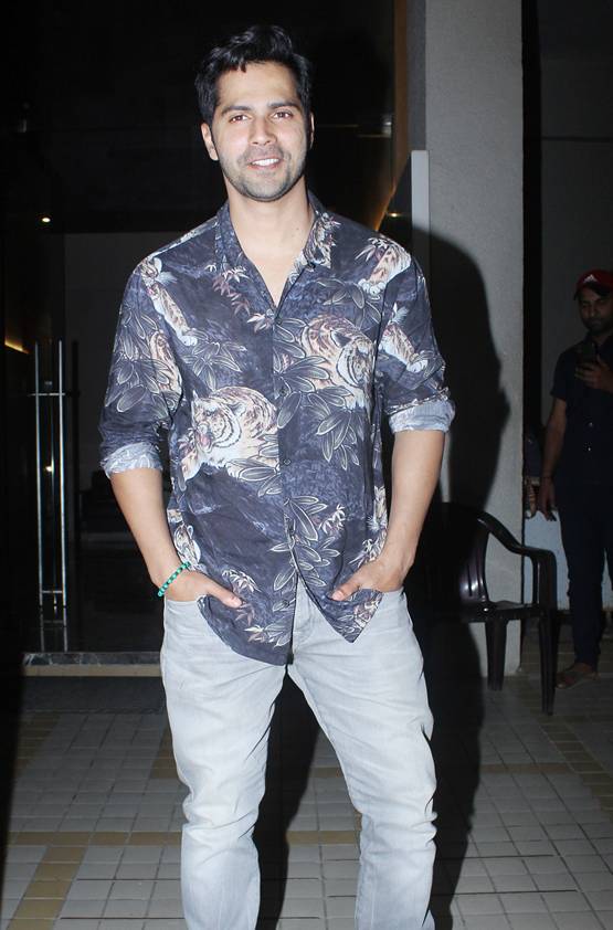 डायरेक्टर शशांक खेतान की पार्टी में जाह्नवी-आयुष्मान की मस्ती, वीडियो Viral