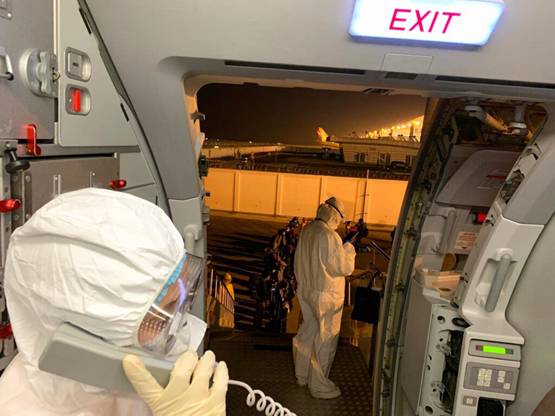 कोरोना पर डॉक्टर का मुंह बंद कराया, 900 मौतों के बाद चीन में 'आजादी' की मांग