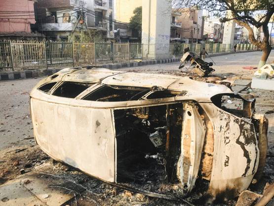 दिल्ली: CAA पर हिंसा की सबसे DISTURBING तस्वीरें