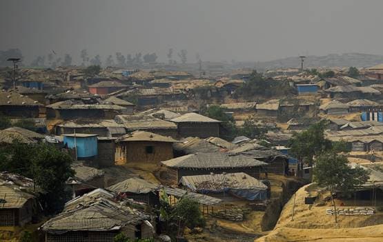 रिफ्यूजी कैंप में ईसाइयों को घरों में घुसकर पीटा, चर्च-स्कूल किए तबाह