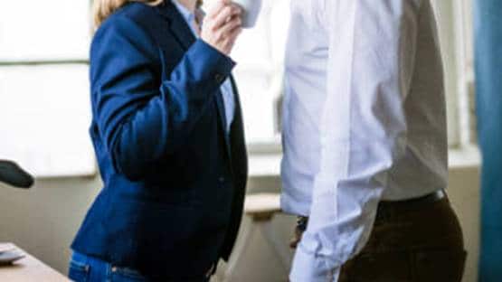 26 साल की लड़की का 56 साल के बॉस से अफेयर, मिली सजा