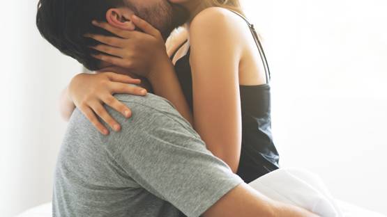 शारीरिक संबंध के दौरान युवक ने ब्लेड से काटा पत्नी का गला, मौत