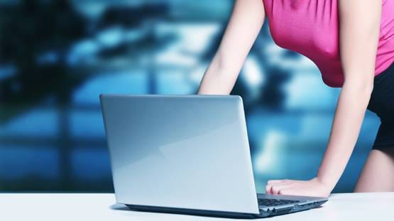 26 साल की लड़की का 56 साल के बॉस से अफेयर, मिली सजा