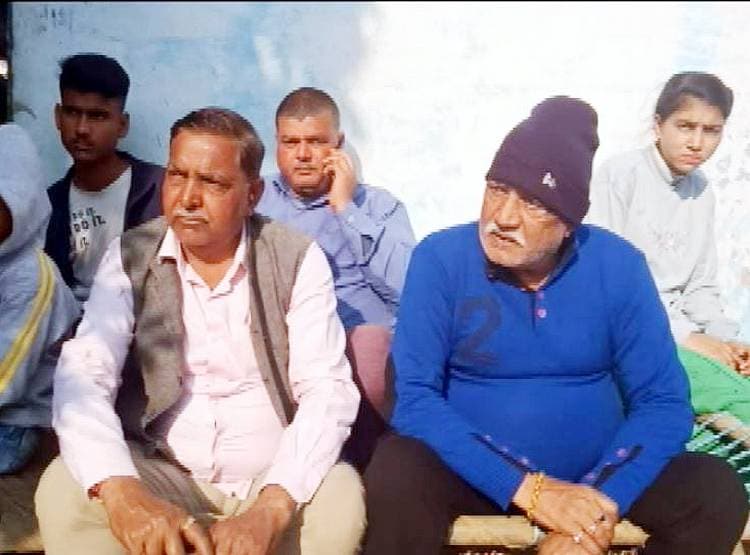 पुलवामा का एक साल: शहीद की पत्नी लगा रही गुहार, अब तो सुन लो सरकार