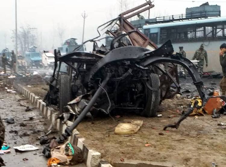 पुलवामा का एक सालः शहीद की पत्नी से ससुराल वालों ने छीन लिए पैसे