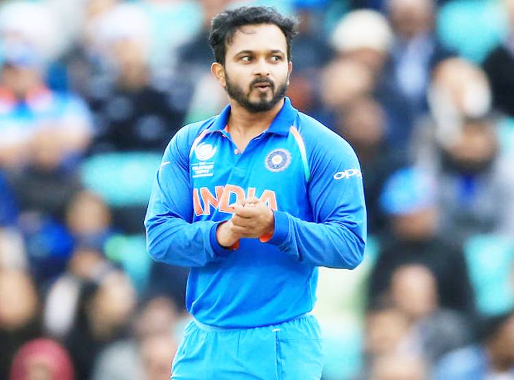 तीसरे वनडे से इस खिलाड़ी का कटेगा पत्ता, मनीष या पंत को मौका!