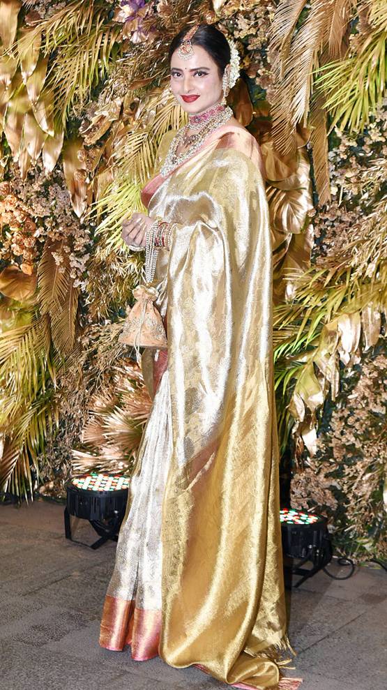 रेखा संग नजर आईं उनकी छोटी बहन, लाइमलाइट से दूर रहता है परिवार