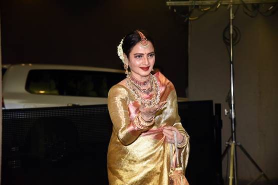 रेखा संग नजर आईं उनकी छोटी बहन, लाइमलाइट से दूर रहता है परिवार