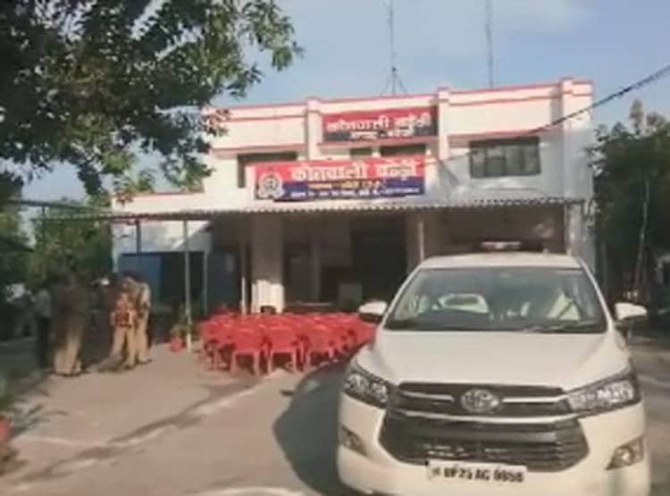 लड़की ने वकील पर लगाया कोर्ट के अंदर रेप का आरोप, फिर जमकर की धुनाई