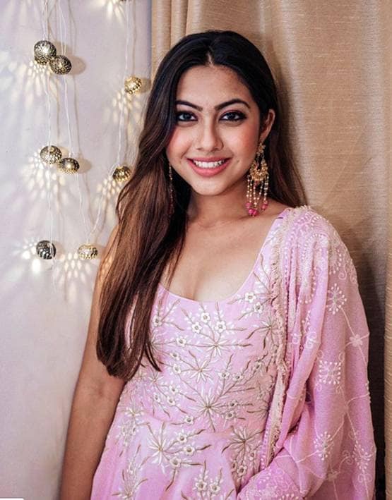 क्या हिना खान के सामने टिक पाएंगी टीवी की ये पॉपुलर एक्ट्रेस?