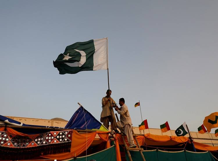 कश्मीर पर PAK 10 फरवरी को करेगा जंग का ऐलान? संसद में उठी मांग