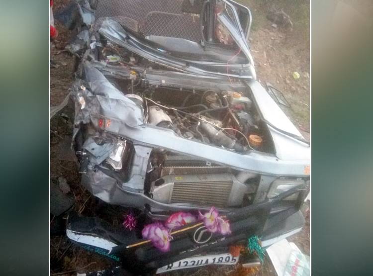 बस ने उड़ाए क्रूजर के परखच्चे, म‍िनटों में चली गई 9 की जान