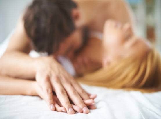 सेक्स से बचने के लिए कुंवारे बनाते हैं बहाने, सामने आया फेक ऑर्गेज्म का सच