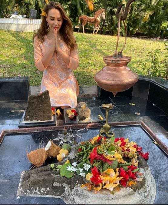 महाश‍िवरात्रि पर सलमान की गर्लफ्रेंड यूलिया ने की भोले की आराधना, Photos