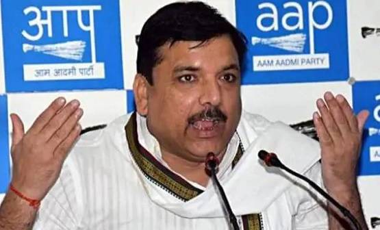 छत पर मिले पत्थर-पेट्रोल बम, ताहिर हुसैन बोले- मेरे घर का दुरुपयोग किया गया