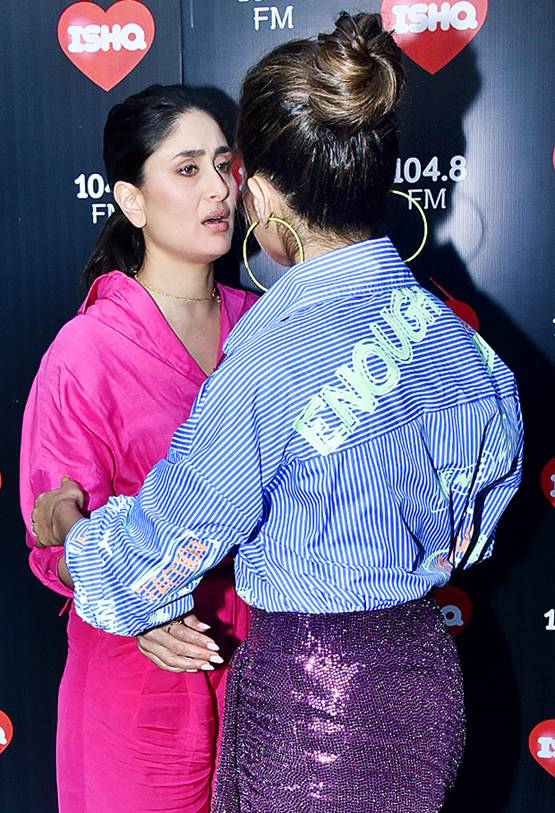 करीना से मिलीं सारा, लेकिन दोनों को भूल फैंस कर रहे अमृता सिंह की तारीफें