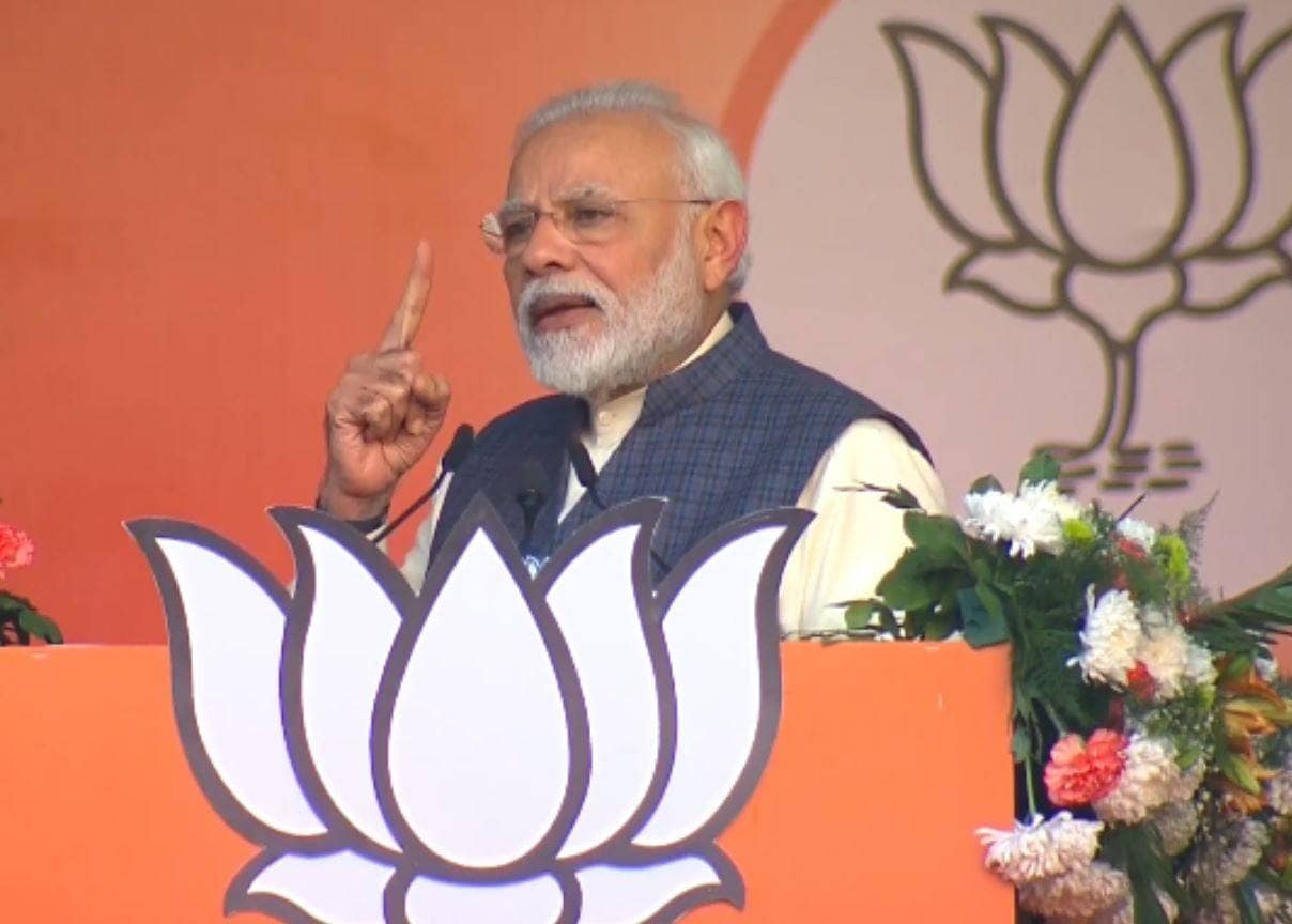 बीजेपी ने उतार दी नेताओं की फौज, तस्वीरों में देखें दिल्ली के चुनावी रंग