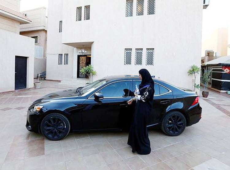 इस्लामिक कानून का खौफ, फिर भी सीक्रेट तरीके से यूं प्यार ढूंढ रहीं सऊदी महिलाएं