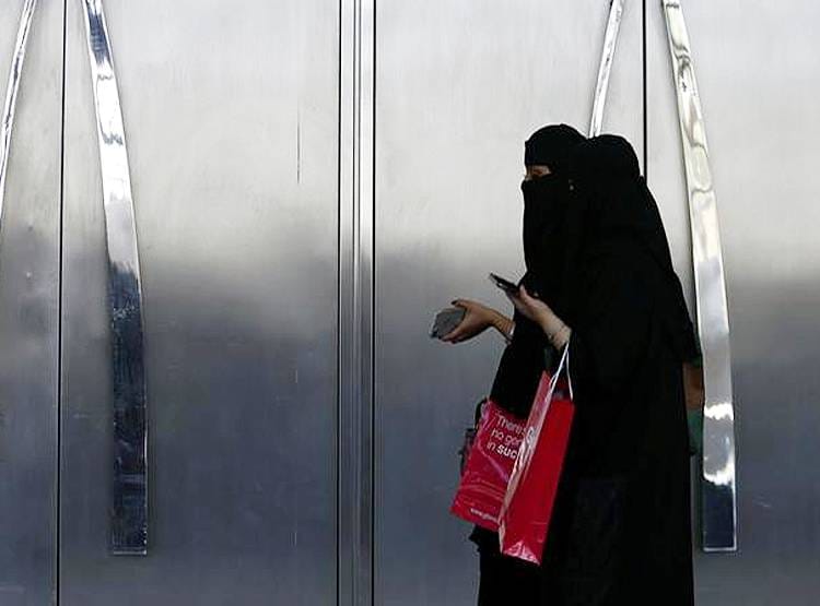 इस्लामिक कानून का खौफ, फिर भी सीक्रेट तरीके से यूं प्यार ढूंढ रहीं सऊदी महिलाएं