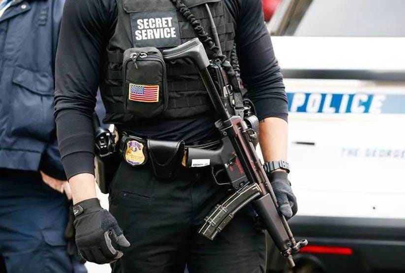 भारत पहुंची वो ताकतवर कार, जिसमें होता है ट्रंप के काफिले का रिमोट