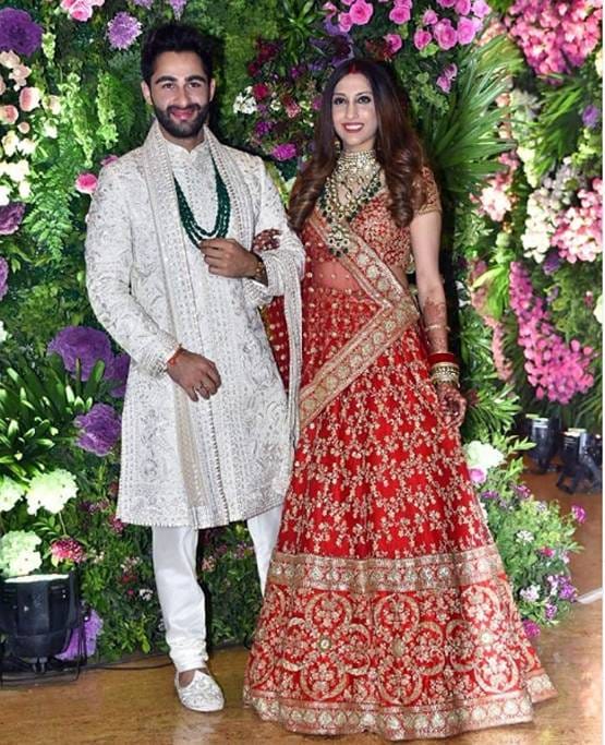 भाई की बारात लेकर पहुंचीं करीना-करिश्मा, वायरल अरमान का वेडिंग एलबम