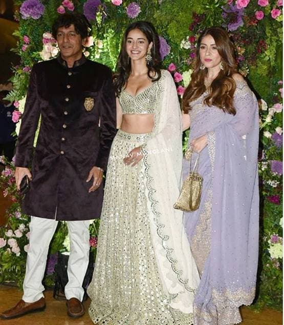 भाई की बारात लेकर पहुंचीं करीना-करिश्मा, वायरल अरमान का वेडिंग एलबम