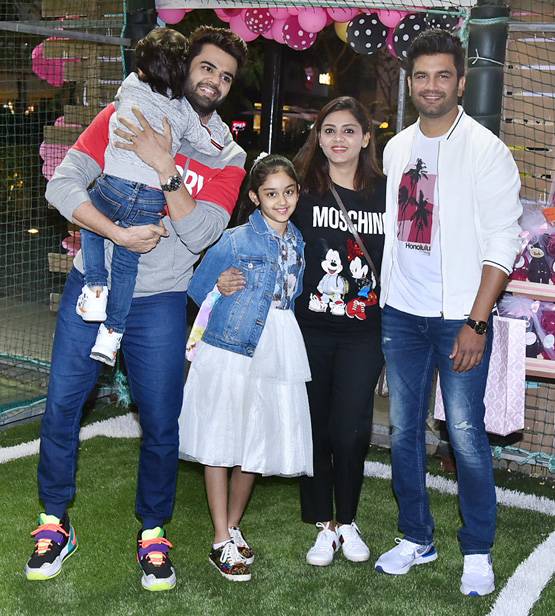 शरद केलकर ने दी बेटी के जन्मदिन की पार्टी, पहुंचे ये स्टार्स किड्स