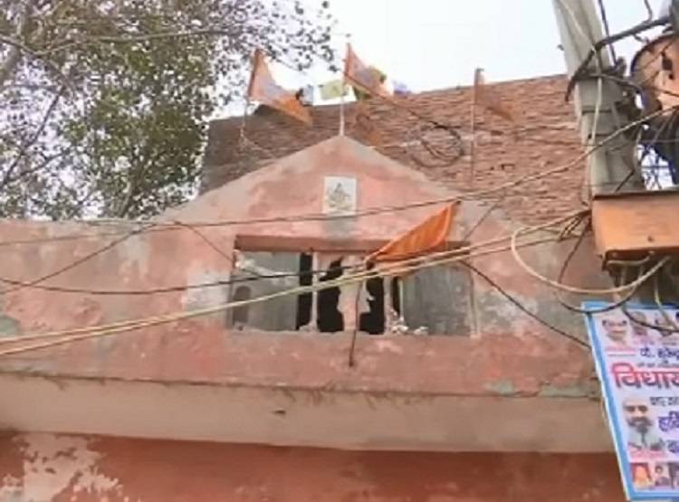 दिल्ली हिंसा: जब शकील ने हिंसक भीड़ से शिव मंदिर को बचाया