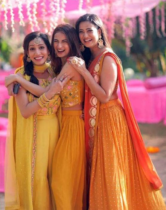 फैमिली वेडिंग में बेटी संग एन्जॉय करती दिखीं श्वेता तिवारी, देखें PHOTOS