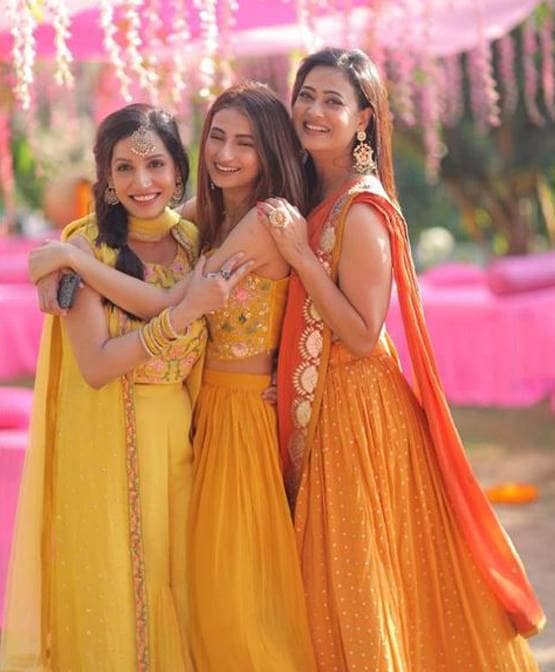 फैमिली वेडिंग में बेटी संग एन्जॉय करती दिखीं श्वेता तिवारी, देखें PHOTOS