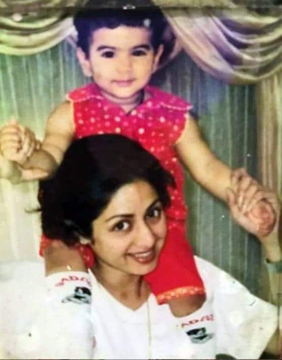 श्रीदेवी: शानदार अदाकारा, खूबसूरत मां, तस्वीरों में देखें यादगार पल