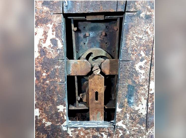 7 तालों के पीछे रामपुर के नवाब का खजाना, मजबूती के आगे बम फेल