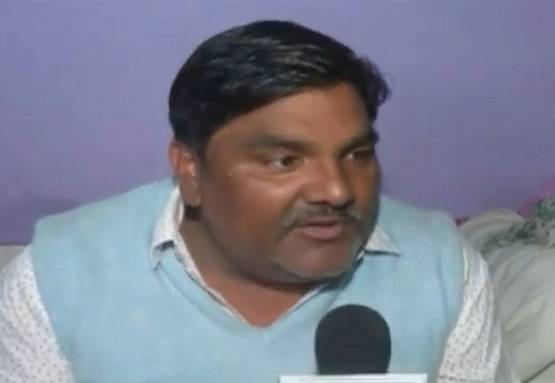 छत पर मिले पत्थर-पेट्रोल बम, ताहिर हुसैन बोले- मेरे घर का दुरुपयोग किया गया