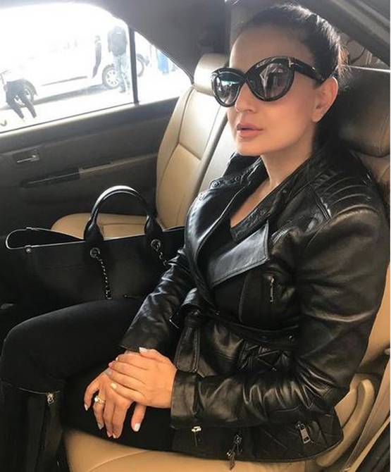 बिग बॉस फिनाले में नहीं दिखीं 'मालकिन' अमीषा, जानें कहां थीं एक्ट्रेस?