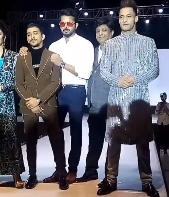 साथ नजर आए बिग बॉस फेम श्रीसंत-आसिम, रैंप पर फैशन का जलवा