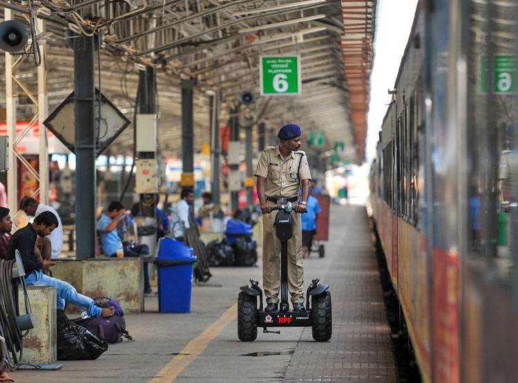 रेल टिकट कंफर्म नहीं तो हवाई सफर का मौका, यहां मिल रहा ऑफर