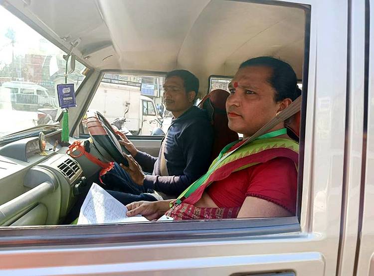 टैक्स दीजिए, दुआ लीजिए...ओडिशा में किन्नर निकले 11 करोड़ का टैक्स वसूलने