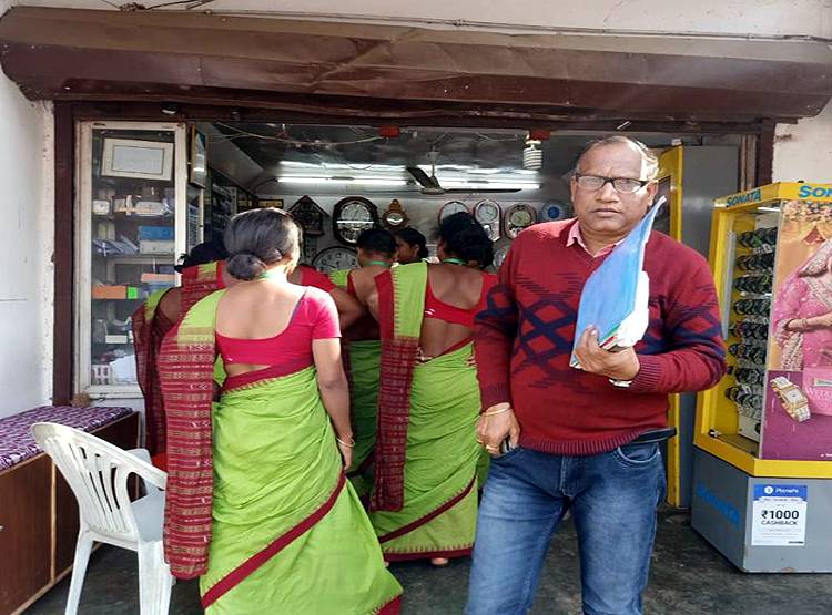 टैक्स दीजिए, दुआ लीजिए...ओडिशा में किन्नर निकले 11 करोड़ का टैक्स वसूलने