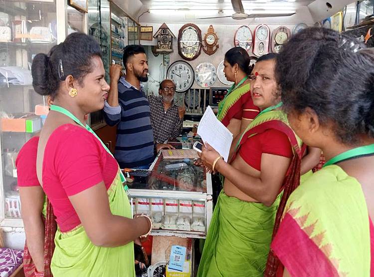 टैक्स दीजिए, दुआ लीजिए...ओडिशा में किन्नर निकले 11 करोड़ का टैक्स वसूलने